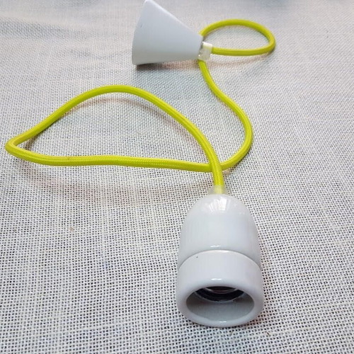 Pendant light E27 used with ceramic base and yellow fabric cable