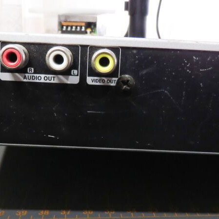 LG DV-8600 DVD player used, fully functional without remote