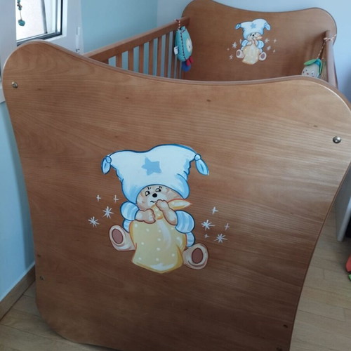 Baby cot used with mattress and adjustable height