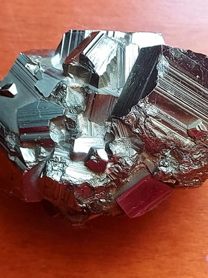 Διακοσμητικό από ορυκτό σιδηροπυρίτης σαν καινούργιο