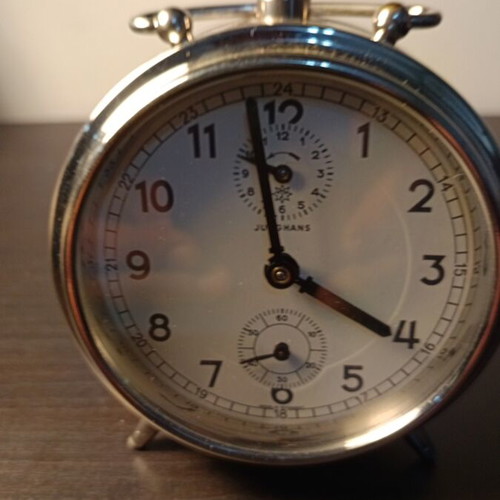 Junghans Table Clock like new, analog