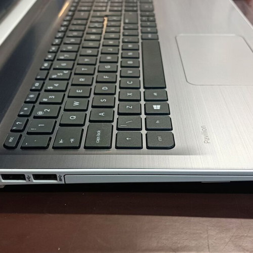 Laptop HP Pavilion 15.6" μεταχειρισμένο, AMD A8, 8GB RAM, 256GB SSD, R7 γραφικά