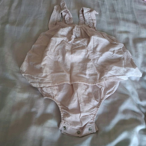 Baby Gap baby romper summer 18-24 months like new