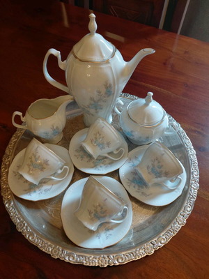 Vintage coffee set for four like new with floral pattern