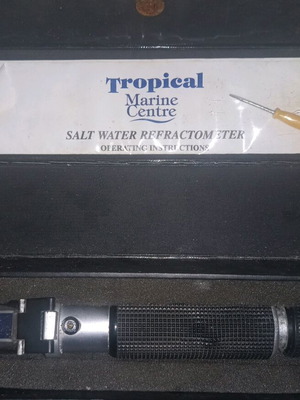Tropical Marine Centre salinity refractometer used