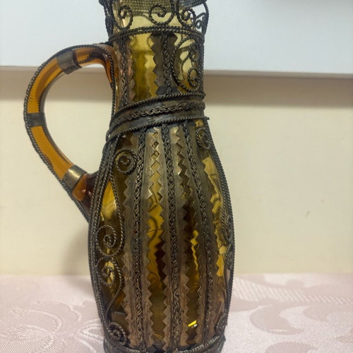Κανάτα vintage μεταχειρισμένη, μόνο για διακόσμηση με σπασμένο γυαλί