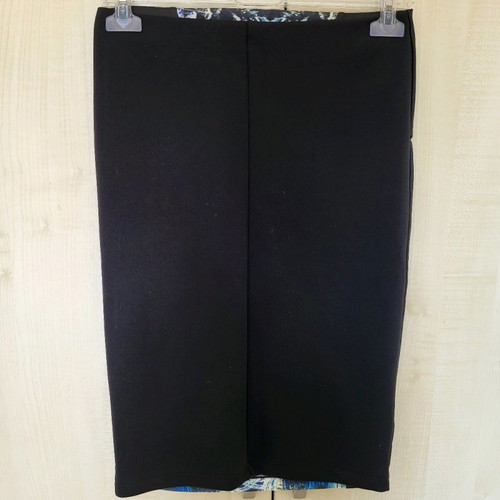 Midi skirt like new, size small/medium, elastic fabric