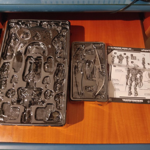 Transformers ROTB Scourge figure 22 cm like new
