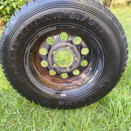 Suzuki Samurai Genuine Steel Rim used 15x5.5 with Tire
