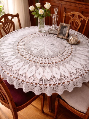 Knitted round tablecloth like new vintage diameter 1.50 m