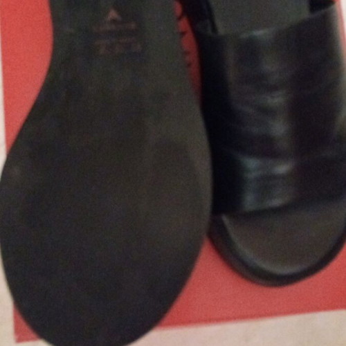 Carrano platform sandals like new, size 39, black