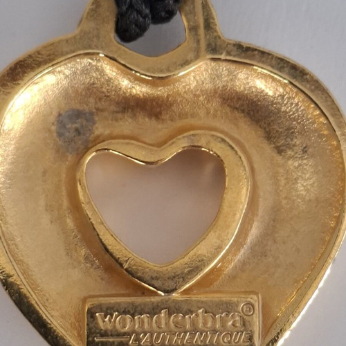 Wonderbra vintage heart pendant gold, like new
