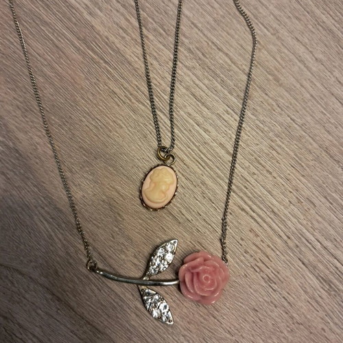 Necklace set with rose earrings pink like new and second necklace gift