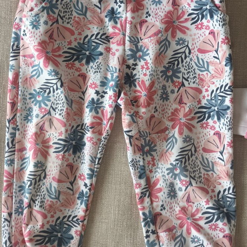 Girls' sweatshirt and sweatpants set like new, ages 2-4, multicolor