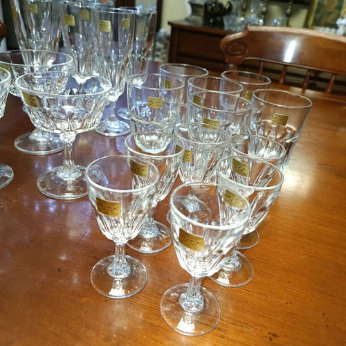 Set of 30 Arcoroc vintage glasses from the 60s like new