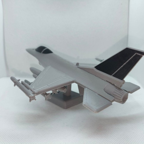 F-16 Fighting Falcon model like new