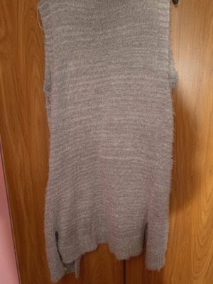 Knitted sleeveless cardigan like new, small-medium