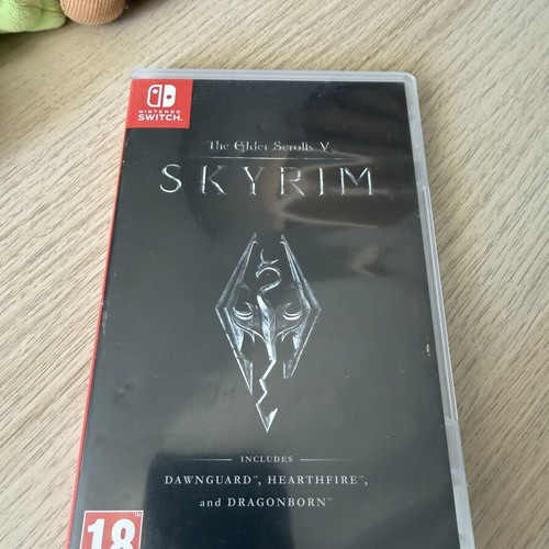 Skyrim Nintendo Switch game like new