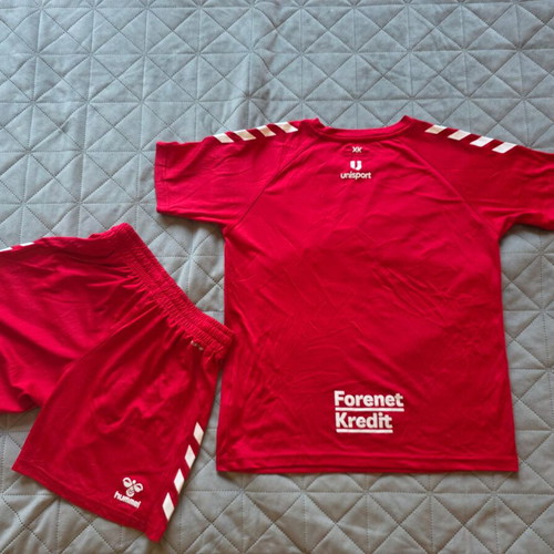 DBU Fodboldskole Football Set by Hummel like new, red