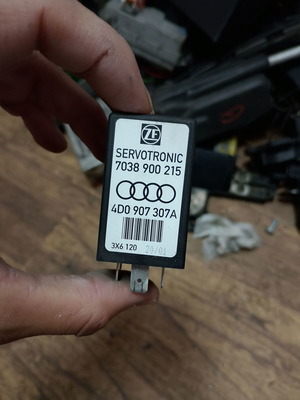Ρελέ servotronic Audi 4D0907307A μεταχειρισμένο