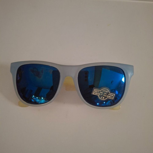 Children's sunglasses like new, trendy shades