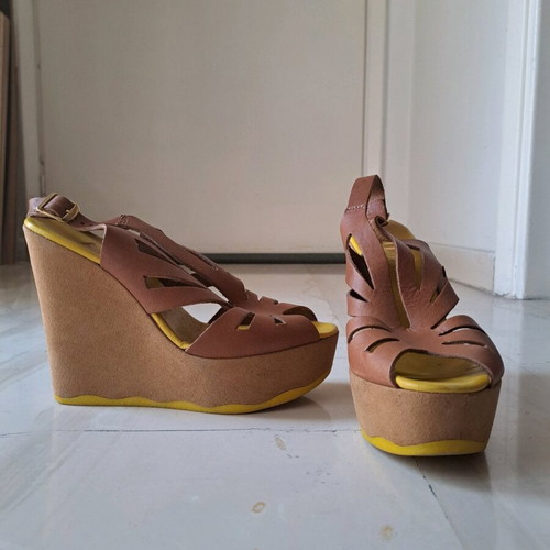 Ale leather platform sandals like new, brown