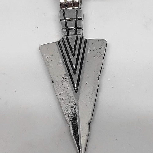 Men's Arrow Pendant Necklace like new, silver vintage style