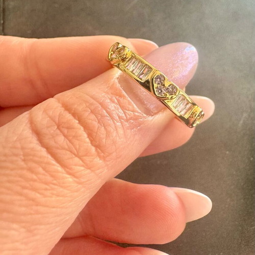 Ring with hearts new, gold-colored