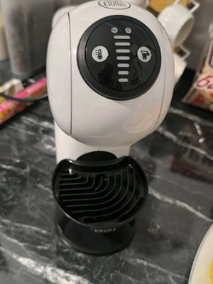 Krups Nescafe Dolce Gusto Genio S coffee machine new, white