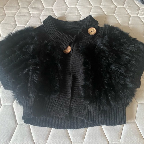 Cardigan with faux fur like new, black short with wooden buttons
