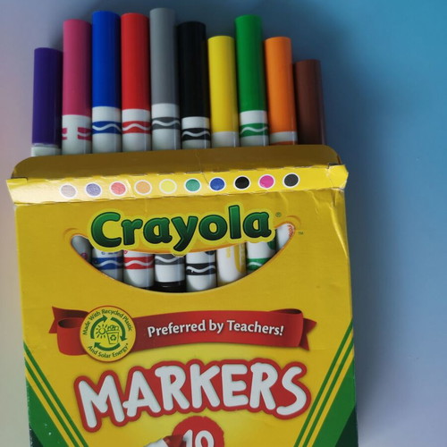 Crayola Broad Line Markers set of 10 like new, classic colors