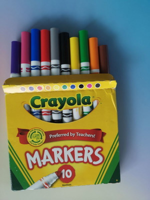 Crayola Broad Line Markers set of 10 like new, classic colors