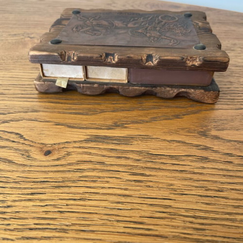 Vintage wooden cigarette case used with copper relief «Thriamvos Achilleos»