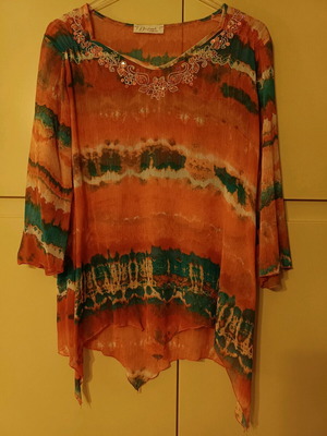 Boho Tie-Dye Tunic with Embroidery and Sequins Derpouli like new, multicolor