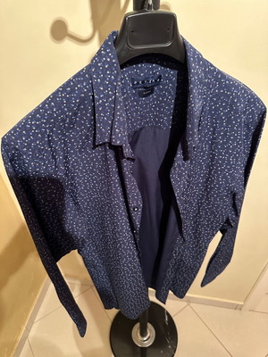 Italian slim fit shirt used, blue polka dot, size L
