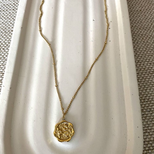Steel necklace with embossed flower new, gold color