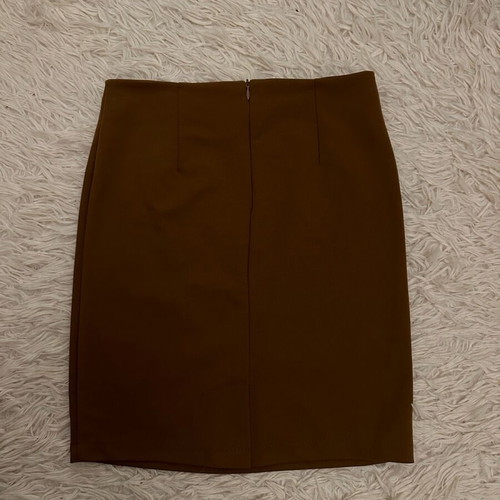 Brown skirt like new with back zipper, size S