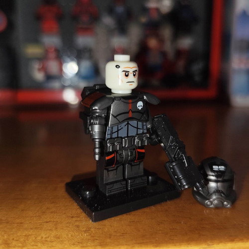 Echo action figure like new with base, backpack, blaster, armor