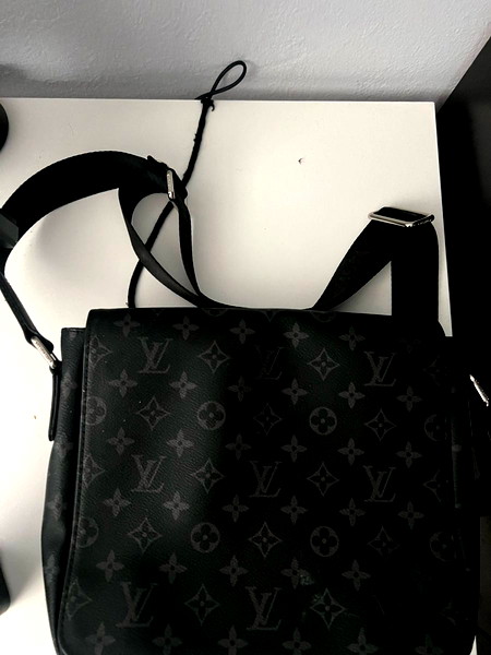 Louis Vuitton Messenger District Monogram Eclipse PM Noir Black