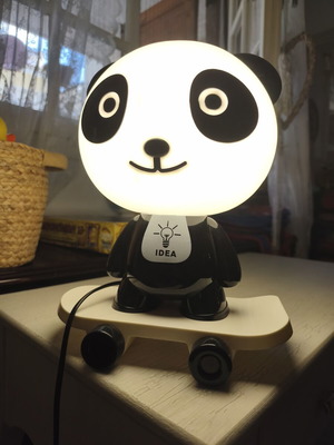 Children's panda table lamp