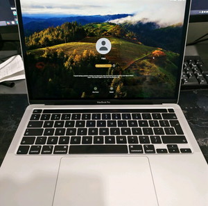 MacBook Pro 13,3 i7 16gb/512ssd Touch bar