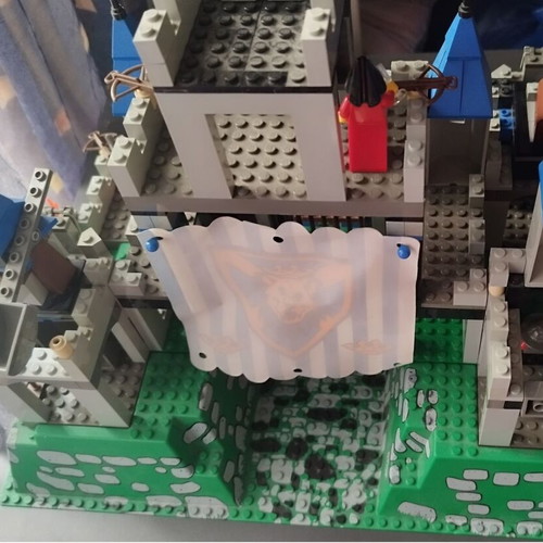 Lego 6098 King Leo's Castle used in good condition