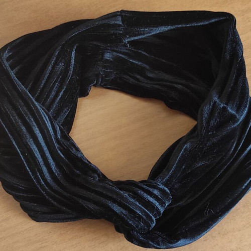 Fabric hairband like new