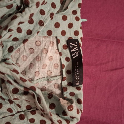 Zara skirt like new, soft pistachio with brown polka dots, size S
