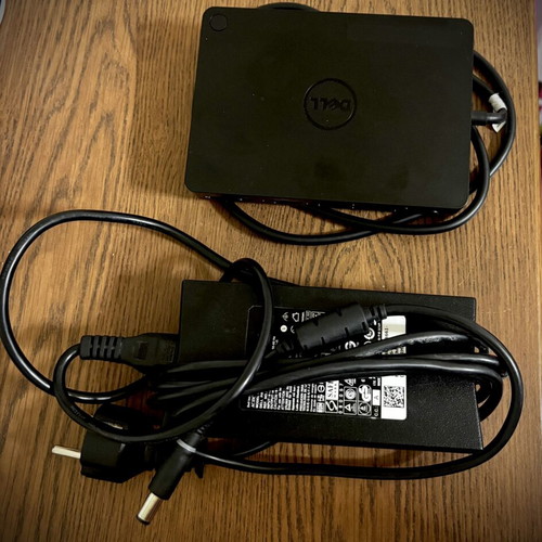 Dell WD15 Docking Station with Genuine Power Adapter like new