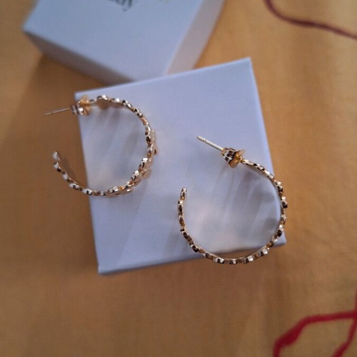 Bohemian Lady earrings new, gold with flower design