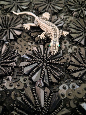 Lizard Pin like new, silver