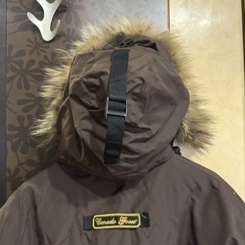 Vintage Canada Goose Down Parka 4565MR, brown with coyote fur hood