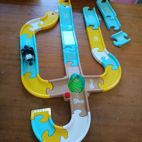 Imaginarium baby assembly racetrack like new