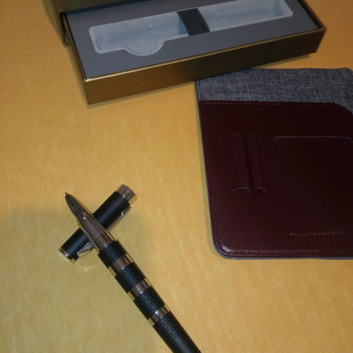 Parker British Collection luxury gift set with pen and organiser
